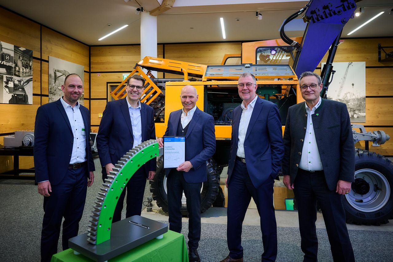 66 years of successful partnership between Rothe Erde and Sennebogen